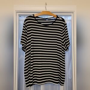 Old Navy Luxe Black & White Striped Crew Neck T-Shirt